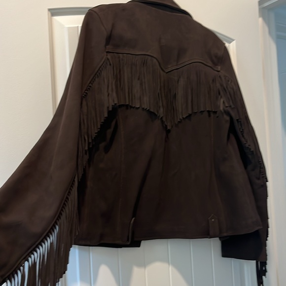Fits like a large.  Wrangler Fringe leather suede jacket - Picture 3 of 9